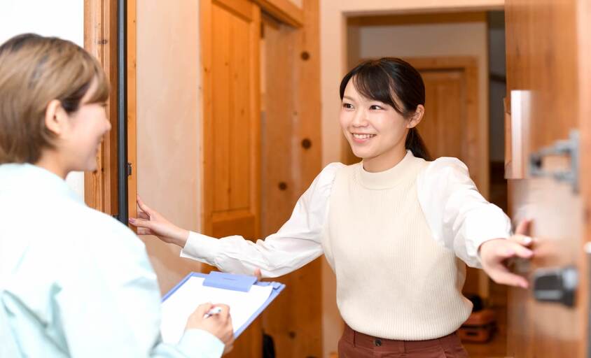 専門業者に相談する様子