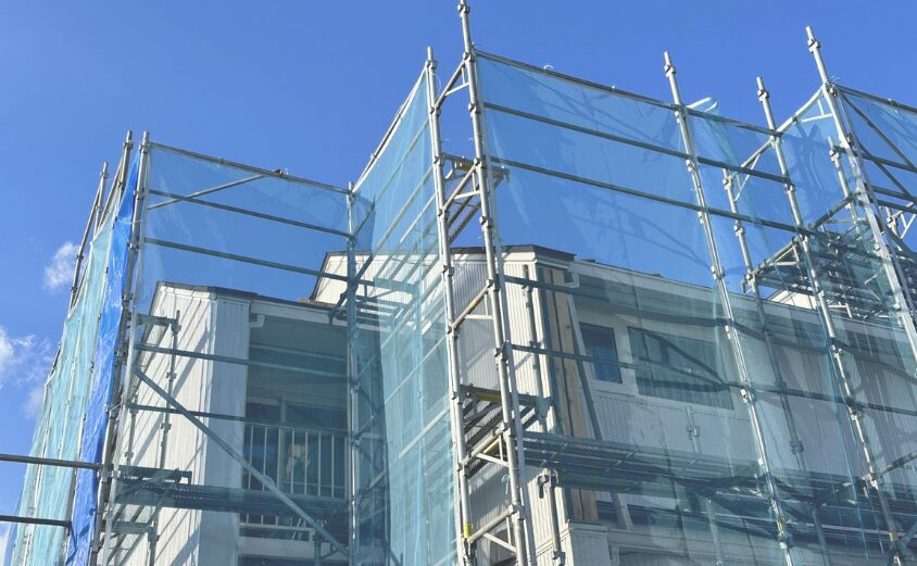 スレート屋根　補修　足場