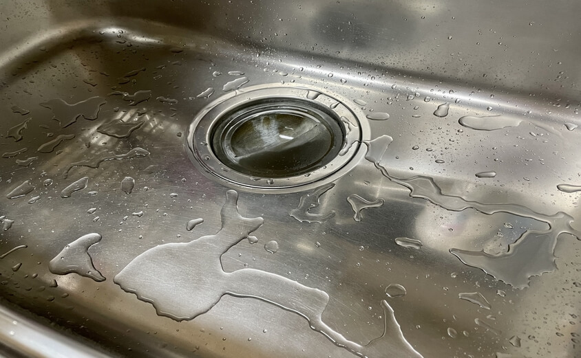 キッチンの排水口のボコボコ音を放置した場合のリスク