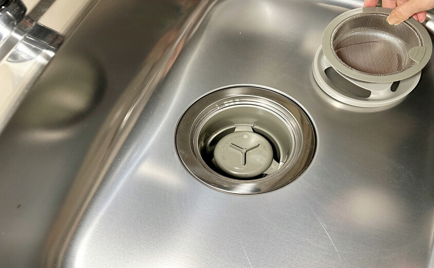 キッチンの排水口のボコボコ音を解消する方法