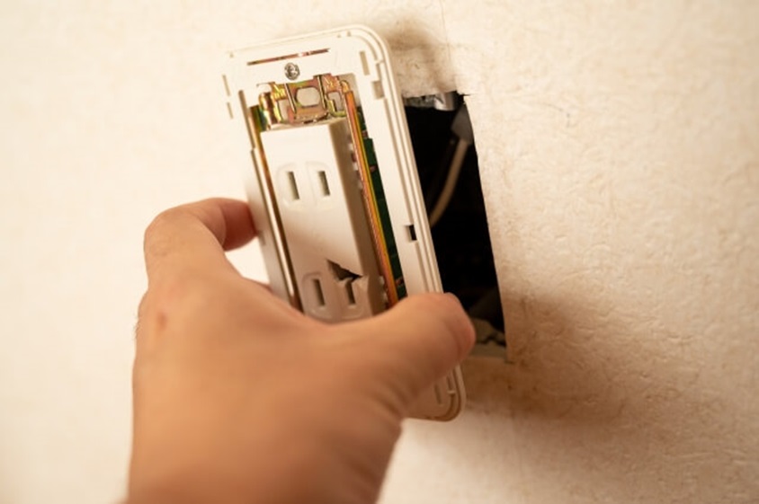 コンセント修理_アイキャッチ