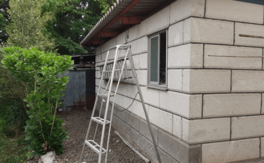 脚立 瓦屋根 雨漏り