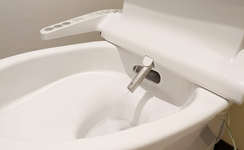ウォシュレットのノズルからポタポタ水漏れ！故障の見分け方と自分でできる対処法