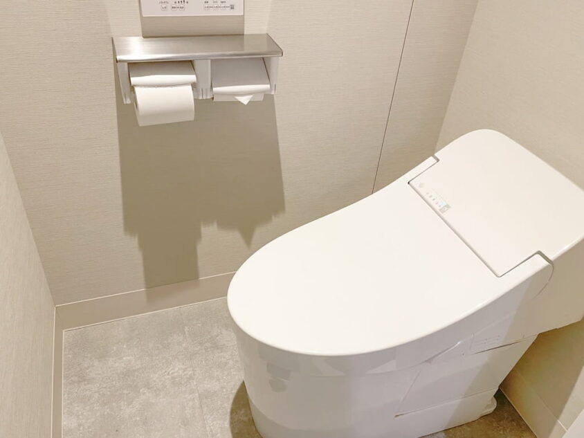 タンクレストイレの寿命は何年？故障・交換のサインと長持ちのコツを解説