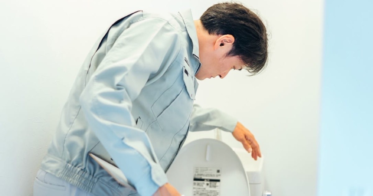 トイレ詰まりの原因がわからない場合は業者へ依頼