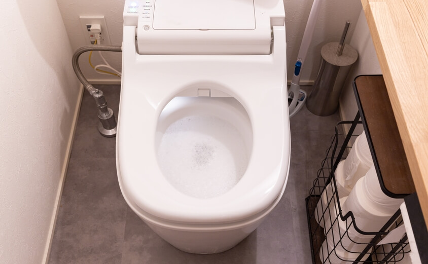 トイレ詰まりを解消するには？自分でできる簡単な解消法や確認方法をご紹介