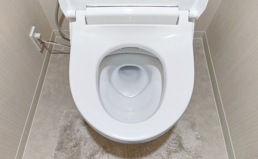 水に溶けやすいものがトイレに詰まった場合の解消法
